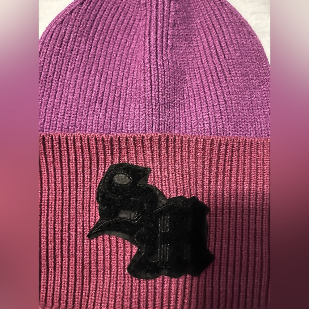 Steve Madden beanie hat monogram logo NWT purple and maroon